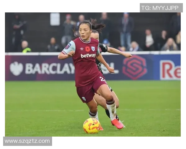 足球明星私生活揭秘与精彩瞬间大放送，尽享球场内外的魅力与风采